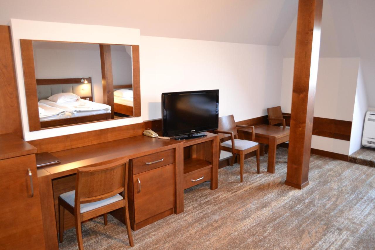 Hotel LOKIS Niedzica Zamek Buitenkant foto